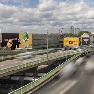 cartellone pubblicitario per facciate di edifici