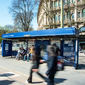 pensilina per fermata d'autobus in acciaio