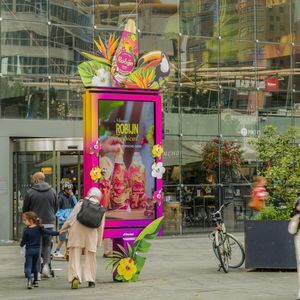 totem pubblicitario