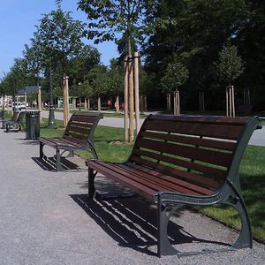 panca per spazi pubblici classica