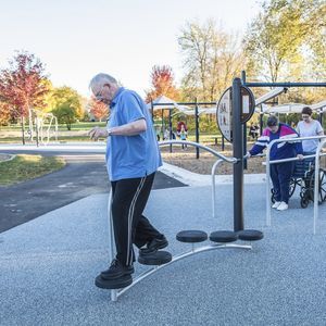attrezzo fitness per la terza età
