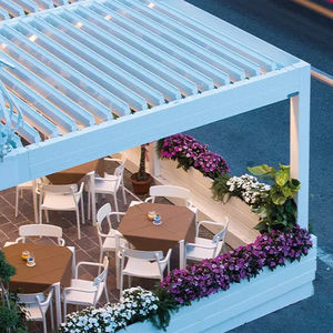 pergola addossata