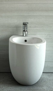 bidet in ceramica