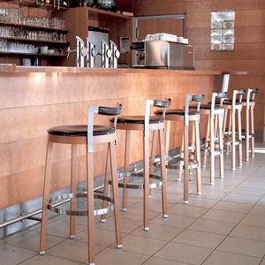 sgabello da bar moderno