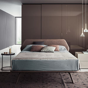 letto matrimoniale / moderno / imbottito / con testiera