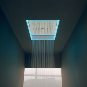 soffione doccia da incasso a soffitto