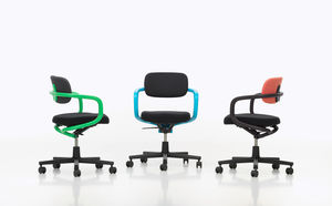 sedia da ufficio moderna / regolabile / imbottita / con braccioli