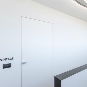 profilato per porte in alluminio 1