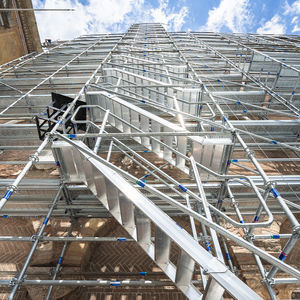 scala con piattaforma da lavoro 1