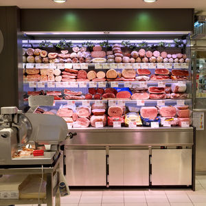 vetrina refrigerata con scaffali