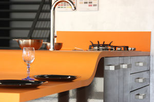 piano di lavoro in Solid Surface