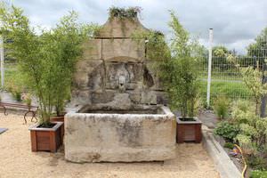 fontana da giardino / pubblica / in pietra / classica
