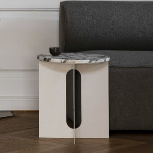 tavolo d'appoggio contemporaneo