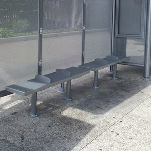 panca per spazi pubblici contemporanea