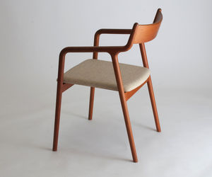 sedia contemporanea 1