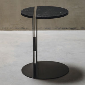 tavolo d'appoggio contemporaneo 1