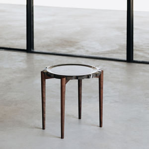 tavolo d'appoggio contemporaneo 1