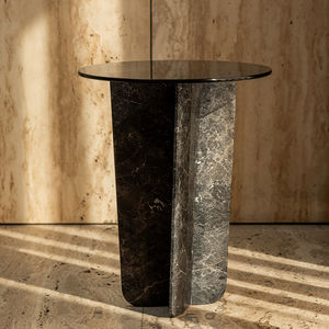 tavolo d'appoggio contemporaneo 1