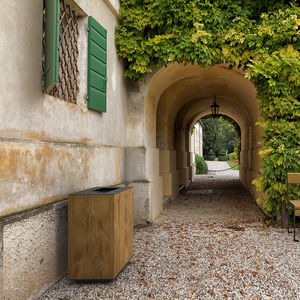 portarifiuti pubblico