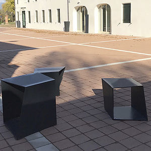 sgabello contemporaneo 1
