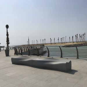 panca per spazi pubblici contemporanea 1