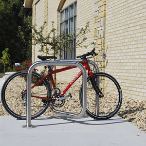 rastrelliera per biciclette a pavimento