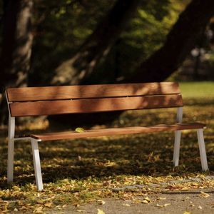 panca da giardino contemporanea