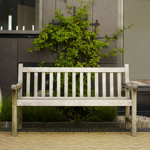panca da giardino contemporanea