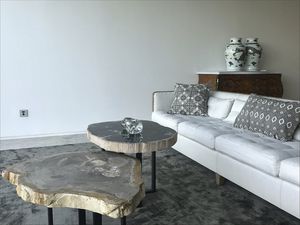 tavolino basso contemporaneo 1