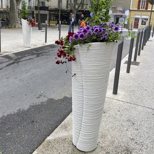 vaso da giardino in calcestruzzo
