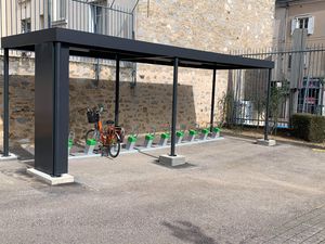 copertura in telo e struttura metallica per spazi pubblici per spazi pubblici