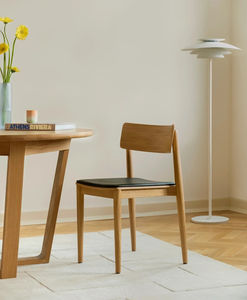 sedia da pranzo in stile scandinavo 1