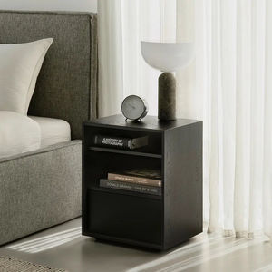 comodino design scandinavo