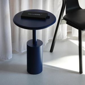 tavolo d'appoggio contemporaneo 1