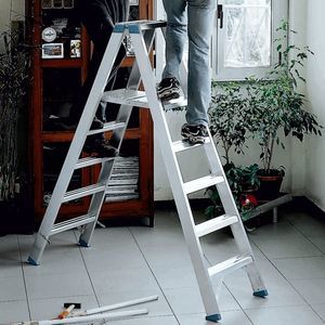 scala con piattaforma da lavoro
