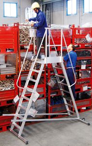 scala con piattaforma da lavoro