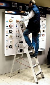 scala con piattaforma da lavoro