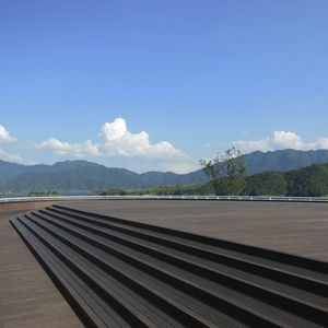 pavimento sopraelevato in legno
