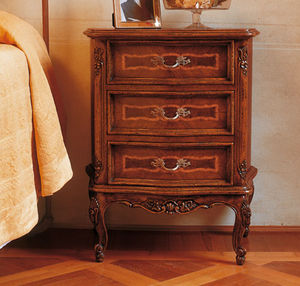 comodino in stile barocco