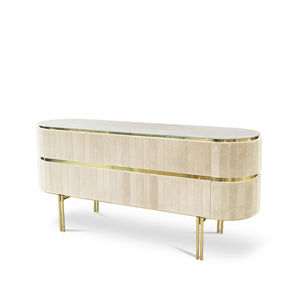 credenza con piedi alti 1