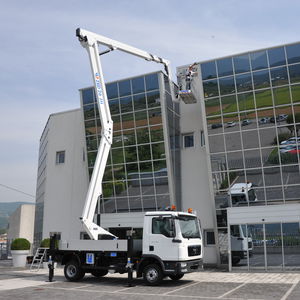 piattaforma aerea per cantiere 1