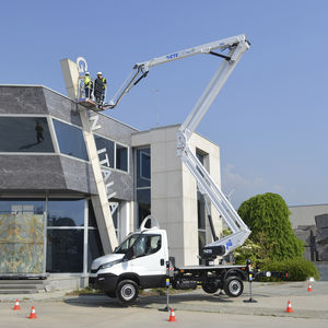 piattaforma aerea per cantiere 1