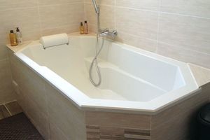 vasca da bagno d'angolo 1