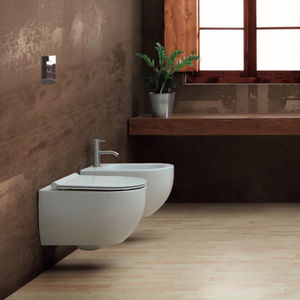 bidet sospeso / in ceramica