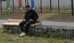 panca per spazi pubblici moderna
