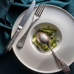 coltello da tavolo con lama in acciaio