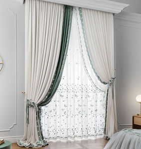 tenda con motivi floreali 1