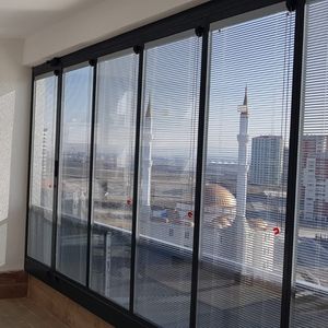 vetrata a libro
