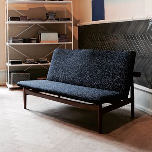 divanetto imbottito design scandinavo