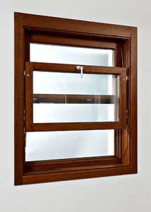 finestra in legno
